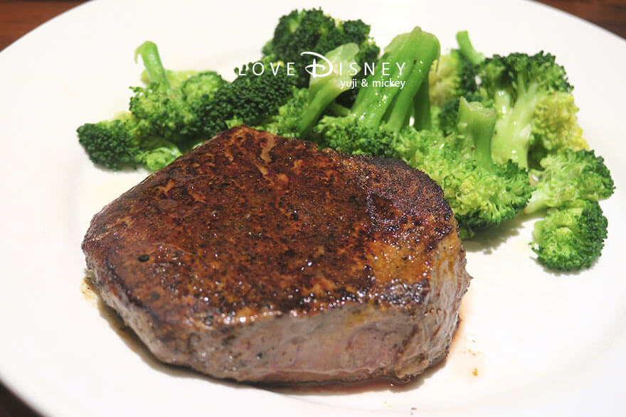 ディズニー・クルーズ・ウィッシュ号、4泊5日バハマコース、ロングホーンステーキハウス、肉料理