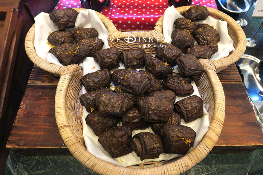 東京ディズニーランドホテル、シャーウッドガーデン・レストラン「ディズニー・パルパルーザ、ミニーのファンダーランド、ブッフェ」パン（特製ヴィエノワズリー）