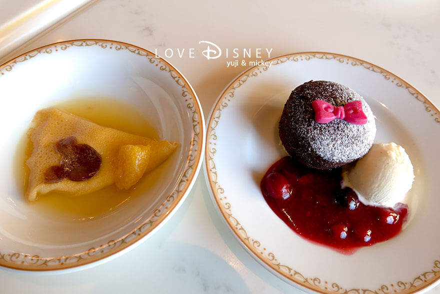 東京ディズニーランドホテル、シャーウッドガーデン・レストラン「ディズニー・パルパルーザ、ミニーのファンダーランド、ブッフェ」デザート（クレープシュゼット/フォンダンショコラ、バニラアイス添え）