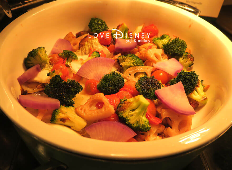 東京ディズニーランドホテル、シャーウッドガーデン・レストラン「ディズニー・パルパルーザ、ミニーのファンダーランド、ブッフェ」温かい料理（温野菜）