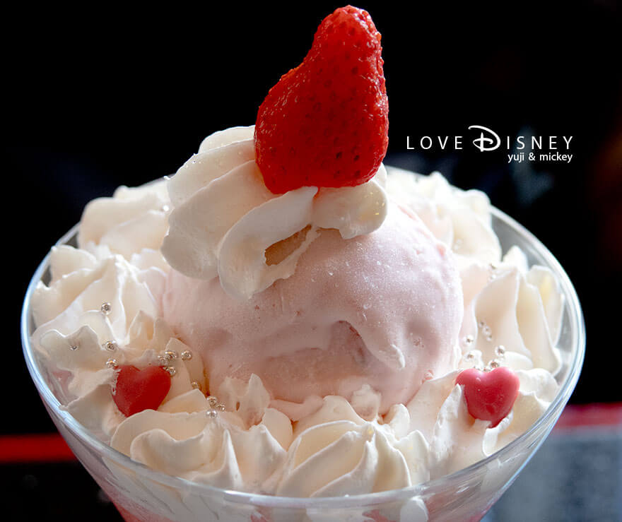 ハイピリオン・ラウンジ、ディズニー・パルパルーザ2025「ミニーのファンダーランド」スペシャルドリンク（上から見た画像）