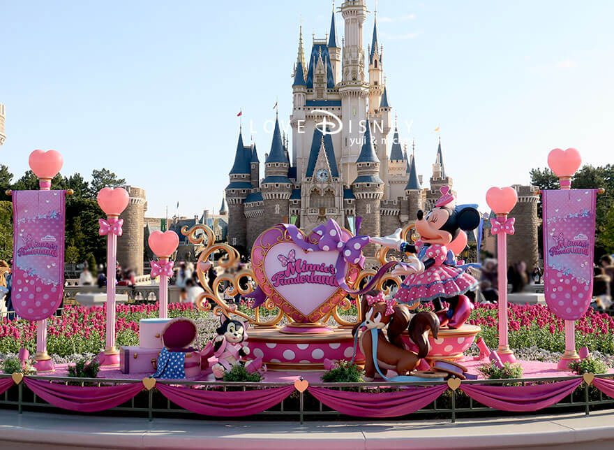 東京ディズニーランド、ディズニー・パルパルーザ2025、ミニーのファンダーランド、デコレーション（プラザ中央花壇）