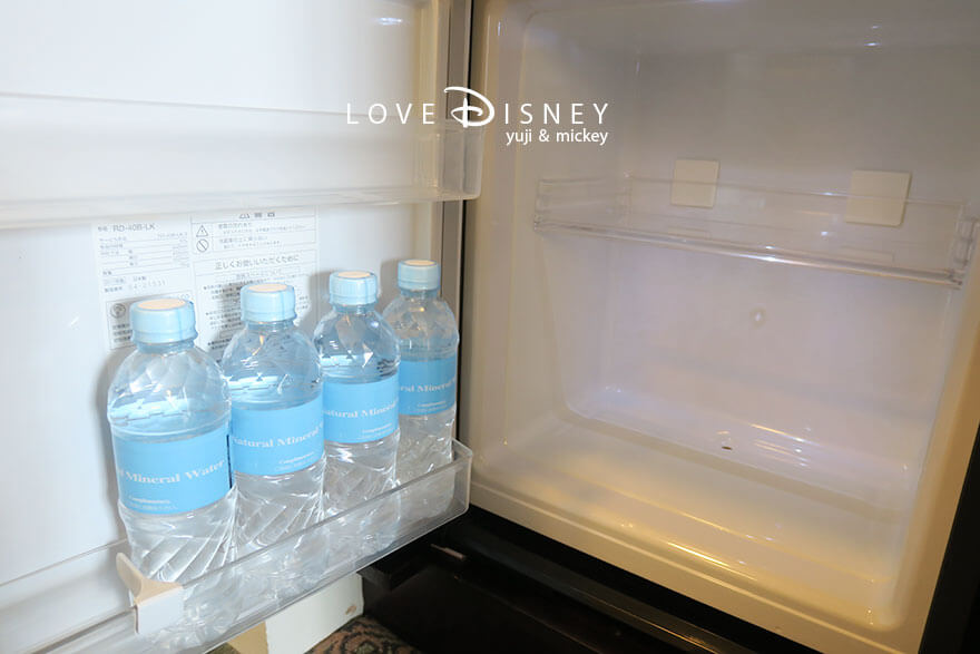 東京ディズニーランドホテル、コンシェルジュ、スーペリアアルコーヴルーム（パークグランドビュー）冷蔵庫