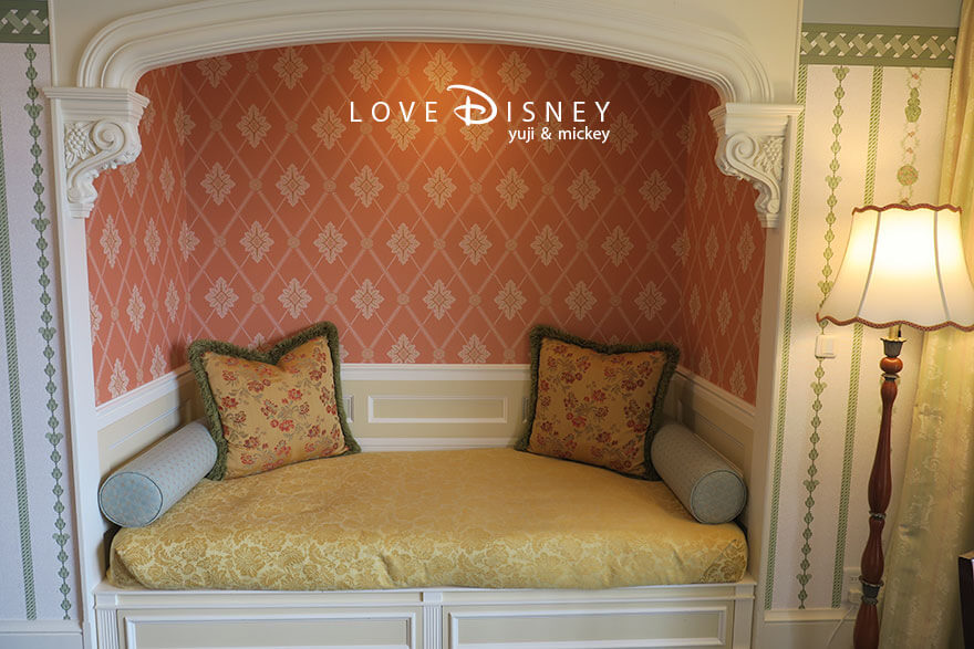 東京ディズニーランドホテル、コンシェルジュ、スーペリアアルコーヴルーム（パークグランドビュー）アルコーヴ