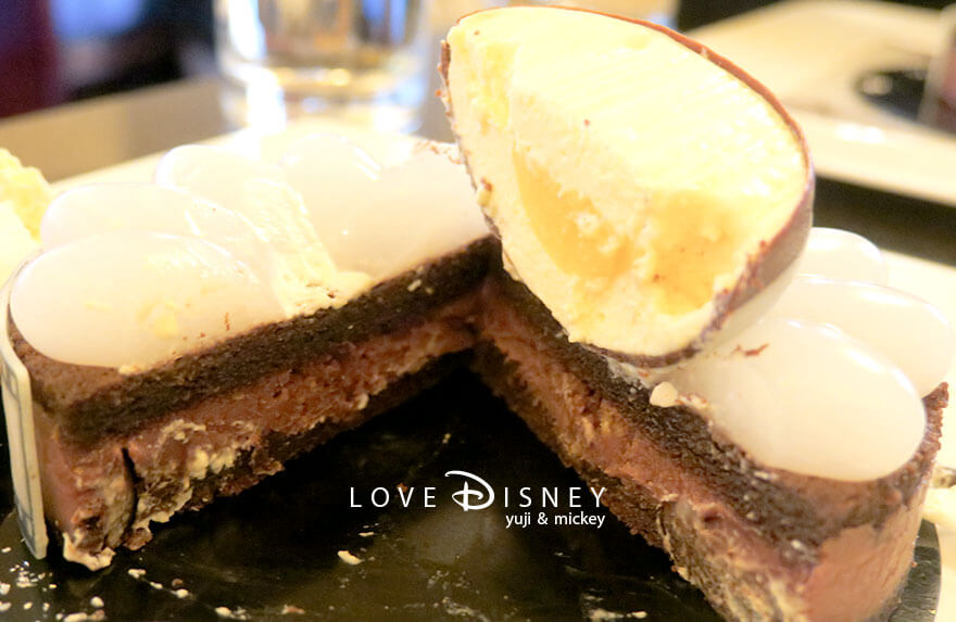 ディズニーアンバサダーホテル、ハイピリオン・ラウンジ、ハイピリオン・ケーキセットシリーズ（蒸気船ウィリー）中身