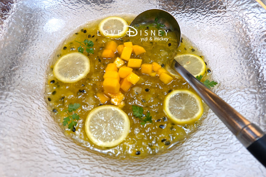 東京ディズニーランド、クリスタルパレス・レストラン「ディズニー・パルパルーザ、ヴァネロペのスウィーツ・ポップ・ワールド」デザート（本日のおすすめ）