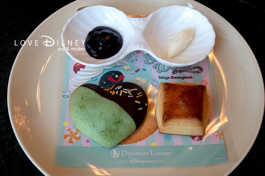 東京ディズニーランドホテル、ドリーマーズ・ラウンジ、ディズニー・パルパルーザ「ヴァネロペのスウィーツ・ポップ・ワールド」スペシャルセット（スコーン＆デニッシュ）