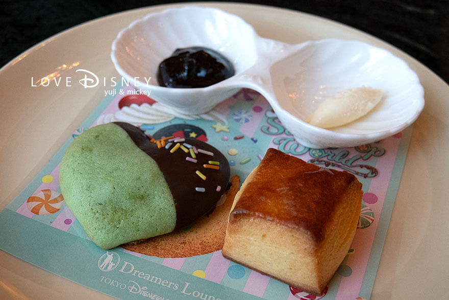 東京ディズニーランドホテル、ドリーマーズ・ラウンジ、ディズニー・パルパルーザ「ヴァネロペのスウィーツ・ポップ・ワールド」スペシャルセット（スコーン＆デニッシュ）横