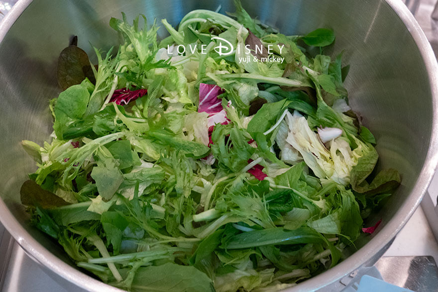 東京ディズニーシー・ホテルミラコスタ「オチェーアノ」ブッフェ、冷たい料理（グリーンサラダ）