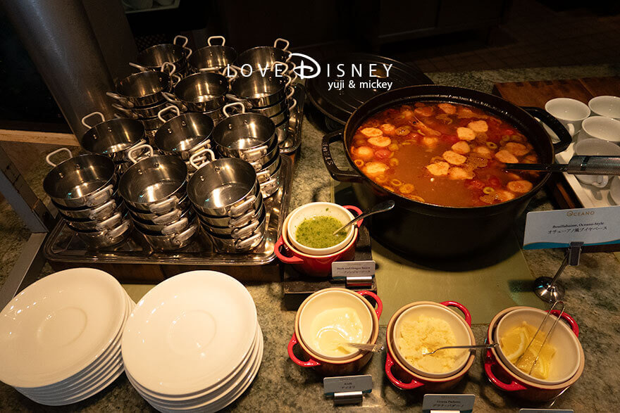 東京ディズニーシー・ホテルミラコスタ「オチェーアノ」ブッフェ、温かい料理（オチェーアノ風ブイヤベース）