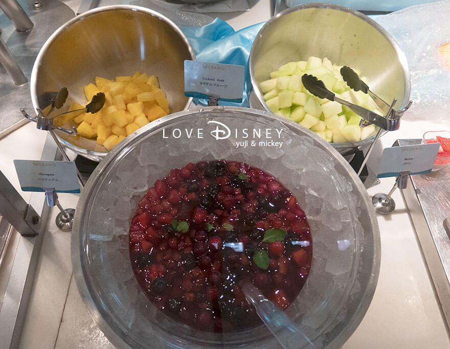 東京ディズニーシー・ホテルミラコスタ「オチェーアノ」ブッフェ、デザート（カクテルフルーツ/パイナップル/メロン）