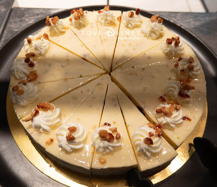 東京ディズニーシー・ホテルミラコスタ「オチェーアノ」ブッフェ、デザート（蜂蜜とナッツのムース）