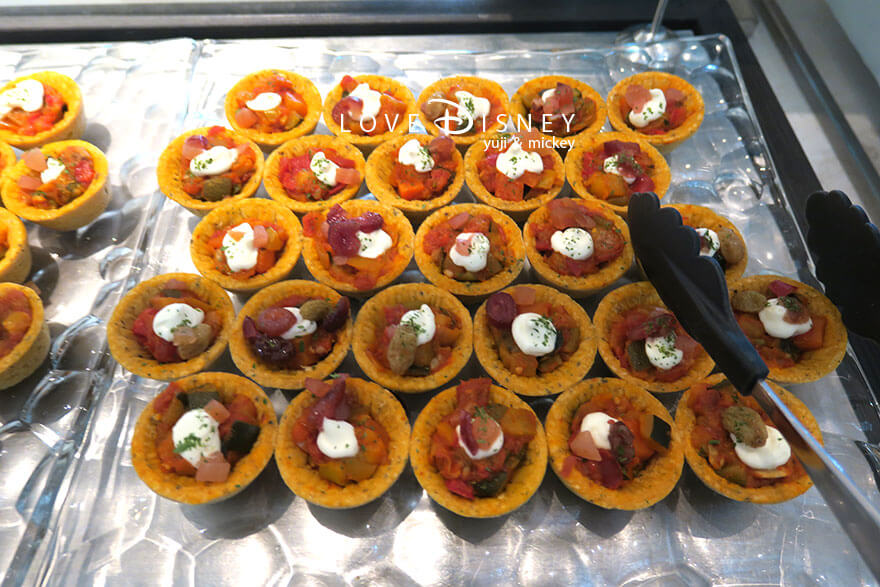 オチェーアノ TDS25周年ブッフェ ドライフルーツとラタトゥイユのタルト