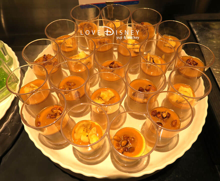 シェフ・ミッキー スパークリング・ジュビリーブッフェ キャラメルムース