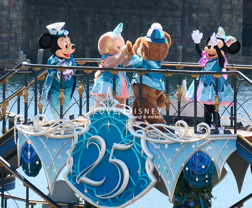 オチェーアノのテラス TDS25周年 スパークリング・ジュビリー・セレブレーション ダッフィーとシェリーメイのハイタッチ