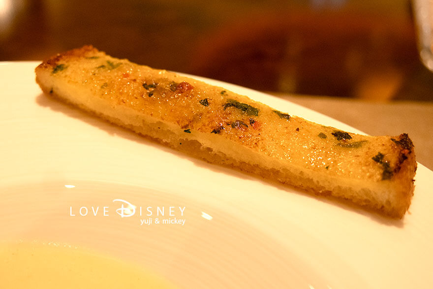 エンパイア・グリル TDS25周年 スパークリング・ジュビリーランチ シュリンプとスウィートチリのフラットブレッド