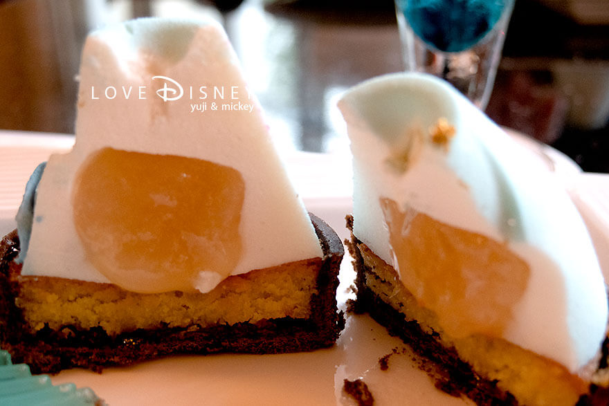 ハイピリオン・ラウンジ TDS25周年 スパークリング・ジュビリーケーキセット グレープフルーツとライチームース中身