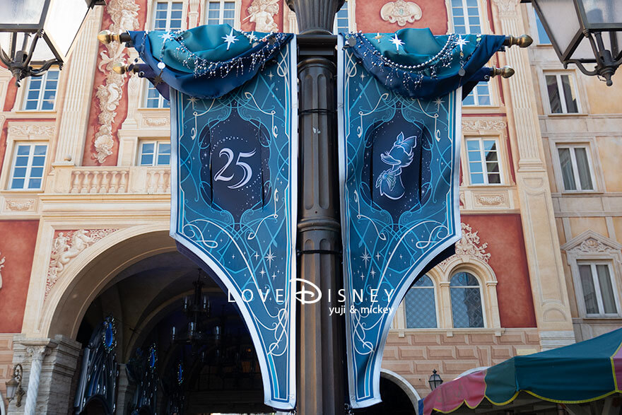 メディテレーニアンハーバー TDS25周年 スパークリング・ジュビリー デコレーション デイジーのタペストリー