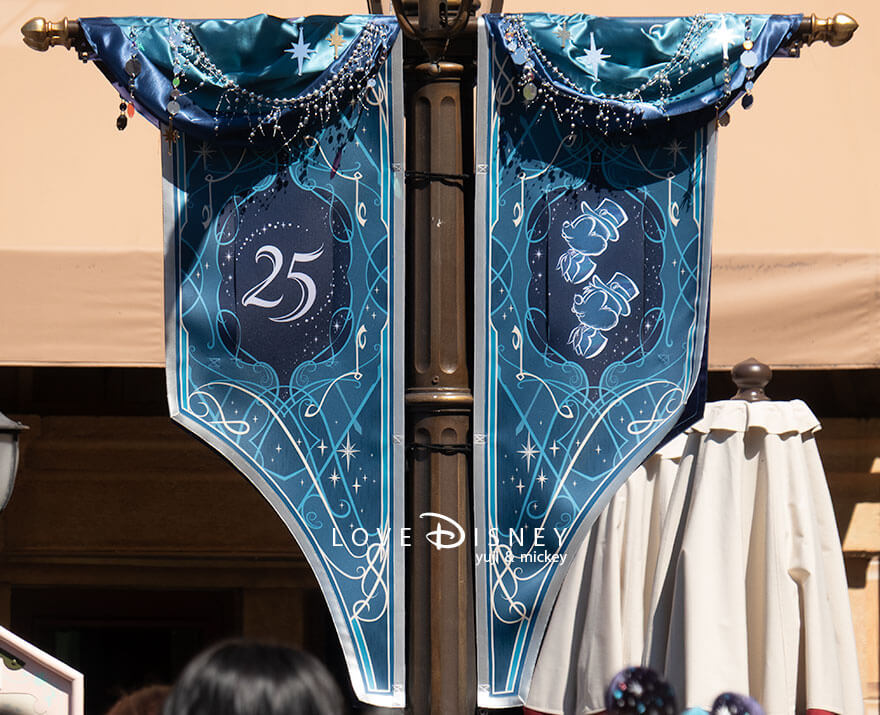 メディテレーニアンハーバー TDS25周年 スパークリング・ジュビリー デコレーション チップ＆デールのタペストリー