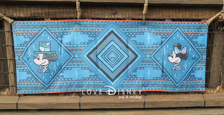 ロストリバーデルタ TDS25周年 スパークリング・ジュビリー デコレーション タペストリー（ミッキー＆ミニー）