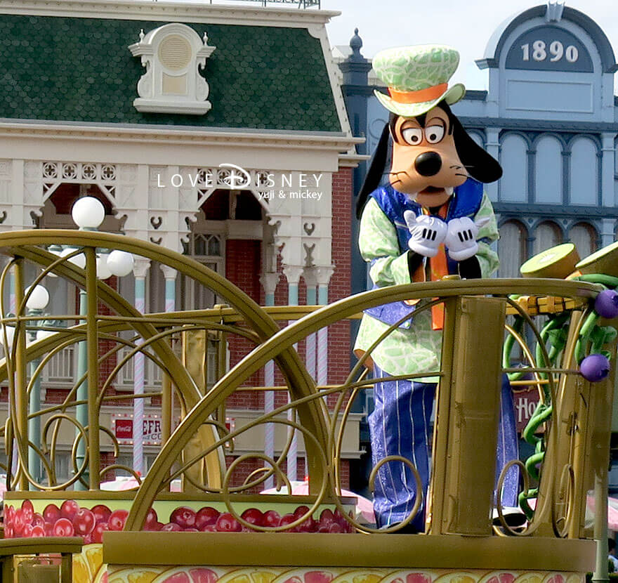 TDL プラザ イッツ・ア・スウィーツフルタイム！ ミッキーフロート停止位置 グーフィー