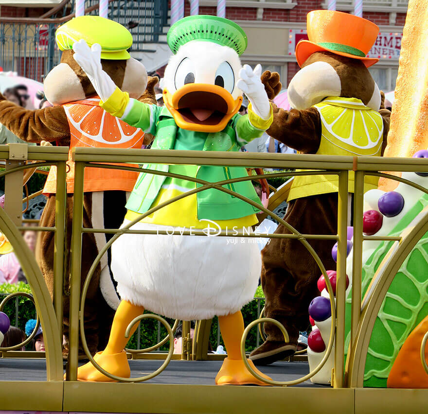 TDL プラザ イッツ・ア・スウィーツフルタイム！ ミッキーフロート停止位置 ドナルド（その3）