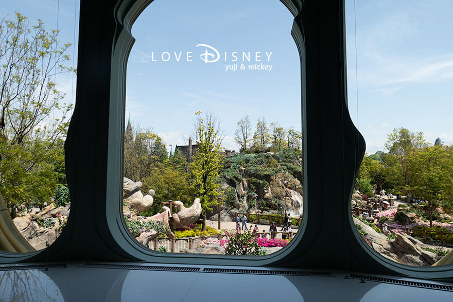 東京ディズニーシー・ファンタジースプリングスホテル ファンタジーシャトー グランパラディ・ラウンジ 案内された席（その3）