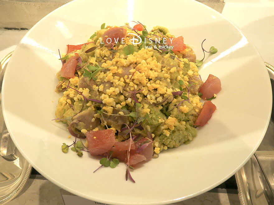 ファンタジースプリングス・レストラン ランチブッフェ 冷たい料理 マグロとアボカドのサラダ
