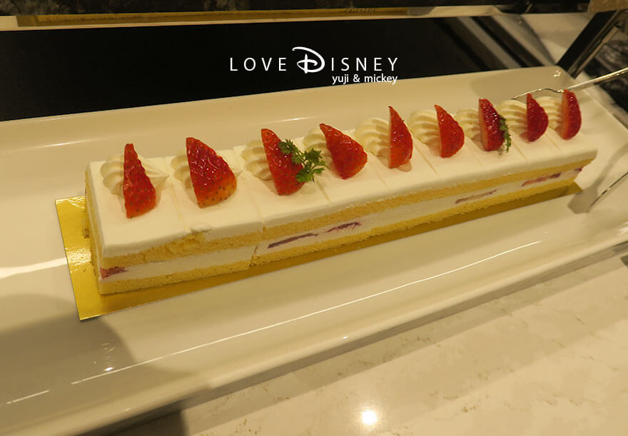 ファンタジースプリングス・レストラン ランチブッフェ デザート ストロベリーショートケーキ