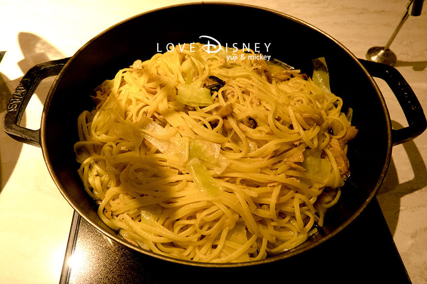 ファンタジースプリングス・レストラン ブレックファスト 温かい料理 ツナとキャベツのパスタ