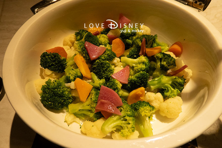 ファンタジースプリングス・レストラン ディナーブッフェ 温かい料理 温野菜