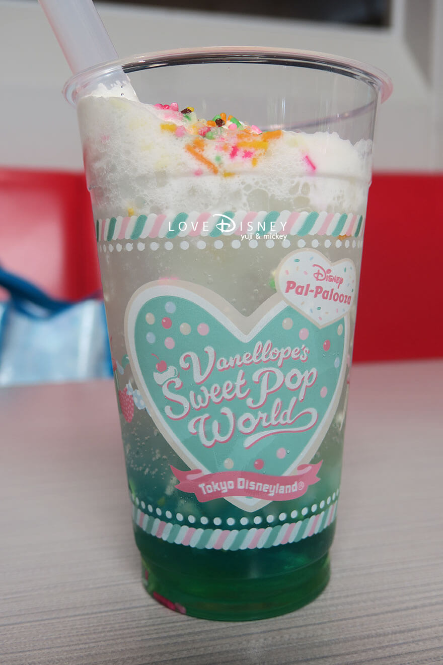 バケーションパッケージ フリードリンク券 トゥモローランド プラズマ・レイズ・ダイナー スパークリングドリンク（ピーチ＆グリーンアップルシロップ）