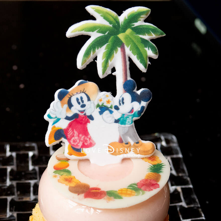 ハイピリオン・ラウンジ トロピカルサマーフェスティバルケーキセット ピーチムースとハイビスカスゼリー（ミッキーとミニーの砂糖菓子）