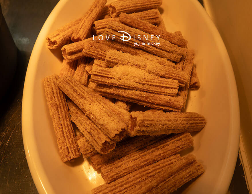 東京ディズニーランド ブッフェレストラン クリスタルパレス・レストラン 温かい料理(ミッキーチュロス)