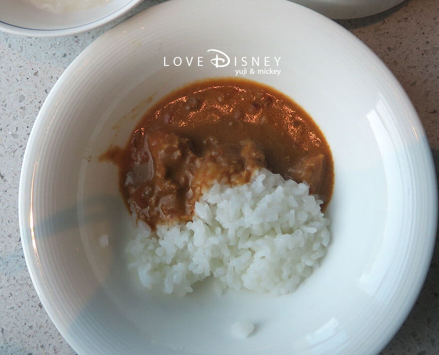 オチェーアノ 朝食ブッフェ 温かい料理（クリーミーカリー、ライス）