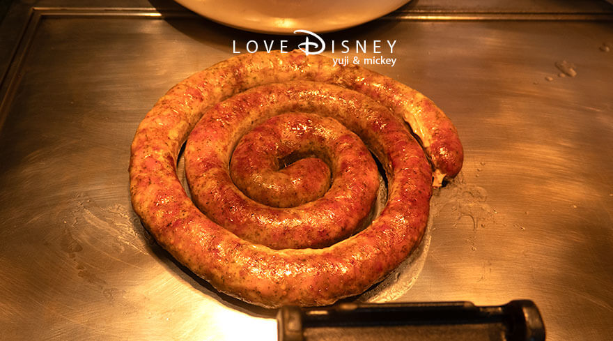 シャーウッドガーデン・レストラン 朝食 温かい料理(トルネードソーセージ)