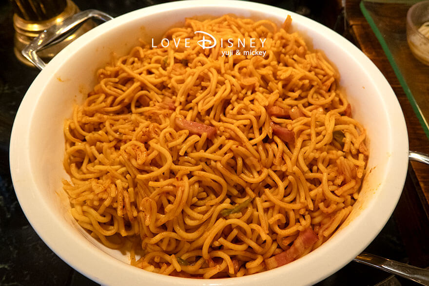 シャーウッドガーデン・レストラン 朝食 温かい料理(ナポリタン)