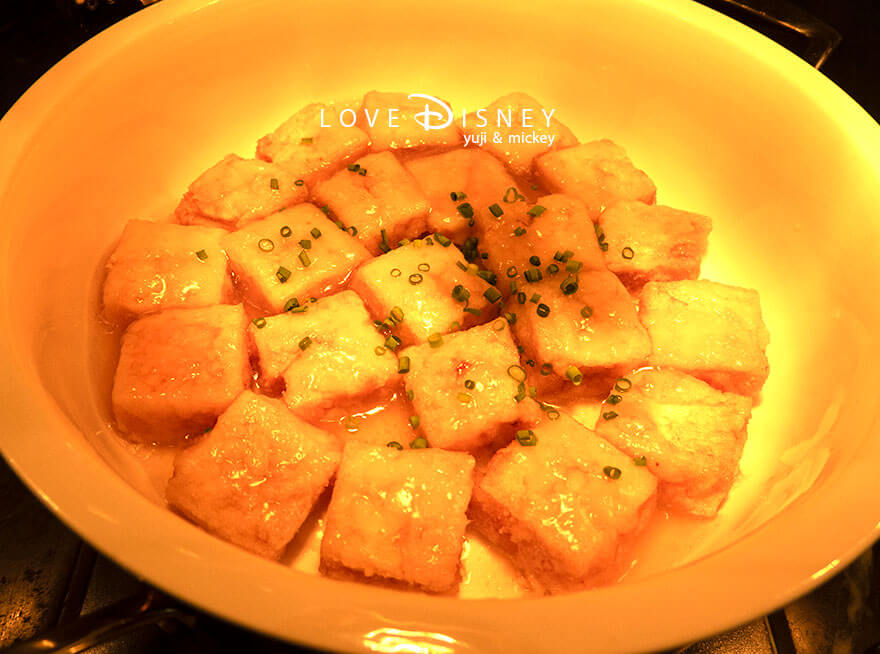 シャーウッドガーデン・レストラン 朝食 温かい料理(揚げだし豆腐)