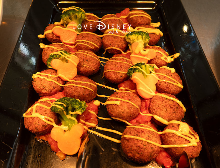 東京ディズニーランド ブッフェレストラン クリスタルパレス・レストラン 温かい料理(ひよこ豆のコロッケ トマトソース)