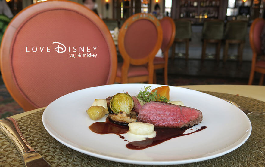 ディズニー・ハロウィーン2026 ランチコース ベッラヴィスタ・ラウンジ 肉料理(その1)