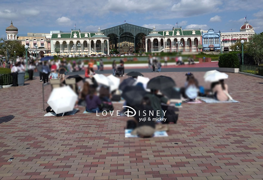 ディズニー・ハロウィーン2026 TDL ザ・ヴィランズ・ハロウィーン Into the Frenzy フレンジー ミッキーフロート停止位置の埋まり状況