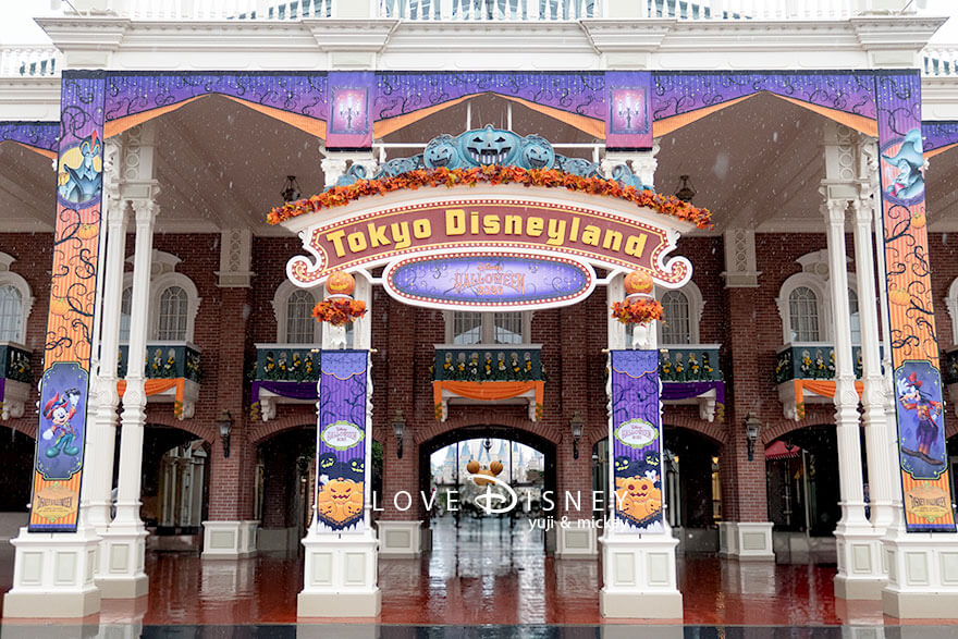 ディズニー・ハロウィーン2026 TDL デコレーション ワールドバザール入口全体