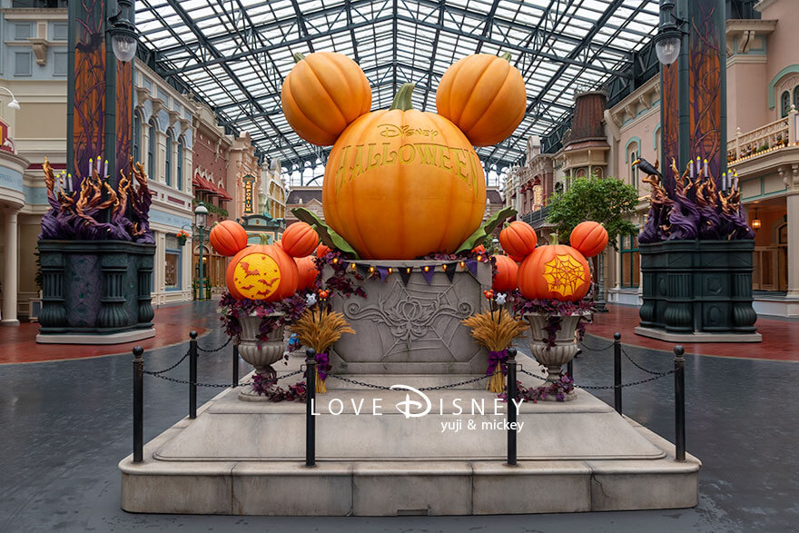 ディズニー・ハロウィーン2026 TDL デコレーション ワールドバザール中央