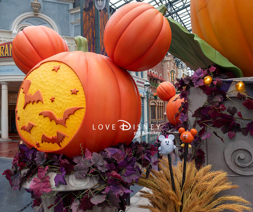 ディズニー・ハロウィーン2026 TDL デコレーション ワールドバザール中央
