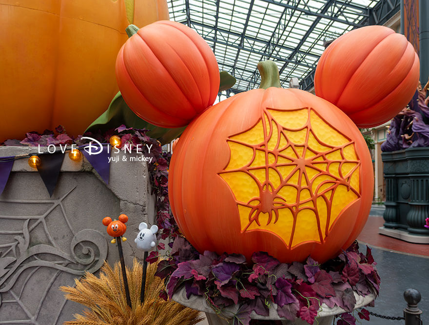 ディズニー・ハロウィーン2026 TDL デコレーション ワールドバザール中央