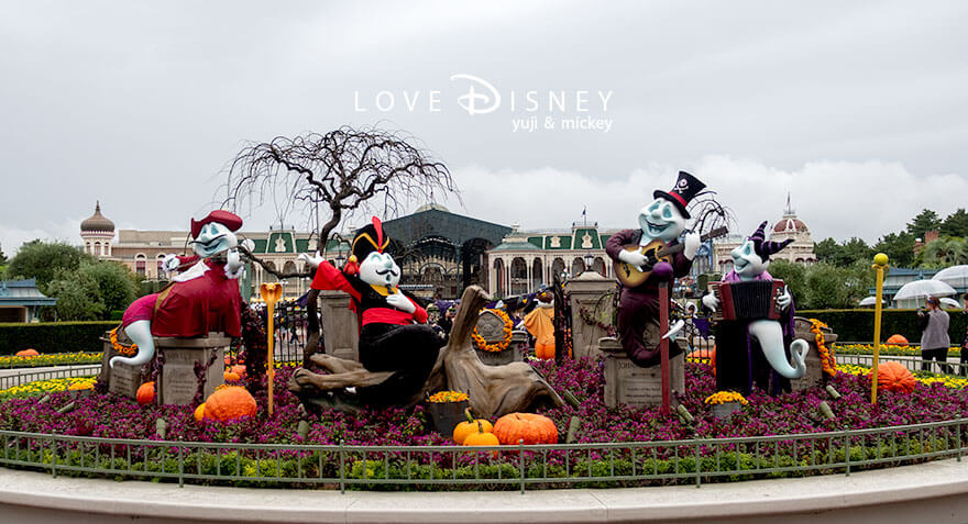 ディズニー・ハロウィーン2026 TDL デコレーション プラザ中央花壇（その2）