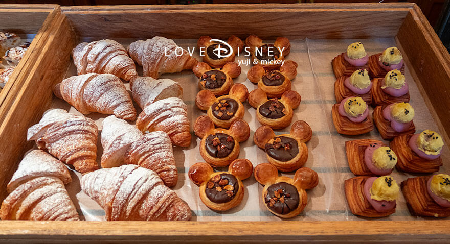ベッラヴィスタ・ラウンジ 朝食 パン（クロワッサン、チョコレートデニッシュ、サツマイモデニッシュ）
