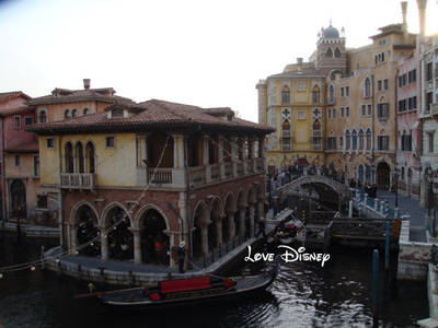 古代ローマ姿のミッキー達！