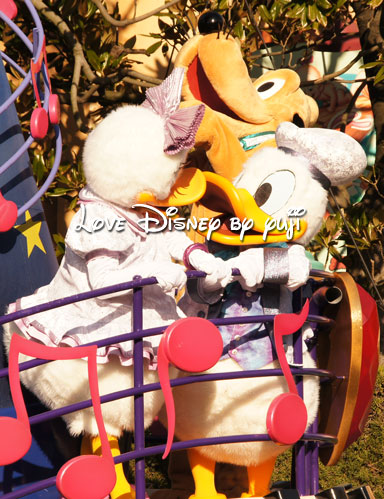 ドナ＆デイジーのキス画像！ジュビレーション