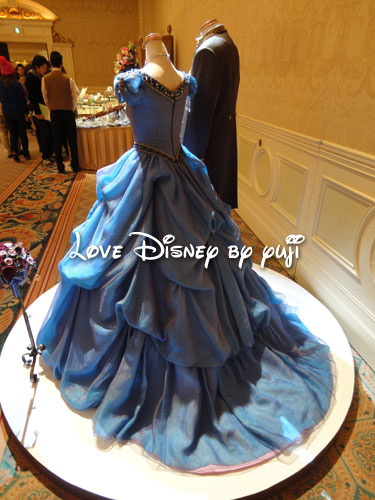 ミラコスタの新郎新婦ウェディング衣装